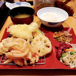 Tempura Meshi Ten Nosuke - 味わい定食（税込750円）／本日の魚・竹輪・野菜2種・かき揚げの5種盛り