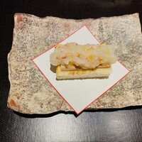 炭火割烹 白坂 - 赤座海老　フォワグラ　トースト: この後のお料理にも期待大となった美味しさの一品‼︎