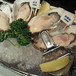 Oyster Bar ジャックポット - 宮城県産の“浜市”と北海道産の“仙鳳趾”