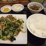 Ramen Ando Chuu Ka Eito - ニラレバ定食