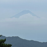 Chinese Suiyo - A close-up of the view. It was a challenging hike for me, taking about 30 minutes, but you can enjoy a 360-degree breathtaking scenery without any barriers. If you love stunning views, please come and visit!
