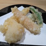 Tempura Arashi - ズワイガニ、ししとう、帆立、いか