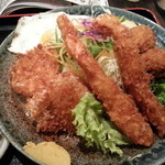 定食や - ヒレかつ、エビフライ、カキフライです。