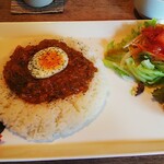 カフェ箱庭 - ドライカレープレート（￥９００税込以下同）