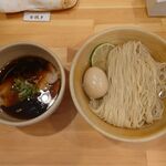 迂直 - 鰹昆布出汁　味玉醬油つけ麺　1,100円