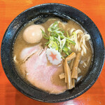 まぐちゃんラーメン - 味玉魚介豚骨ラーメン