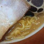 札幌ラーメンくまっ子 - ・こう見えても、割りとアッサリ目