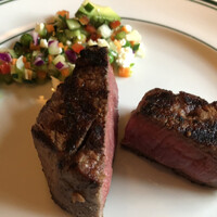 ウルフギャング・ステーキハウス 六本木 - プライムフィレステーキとチョップドサラダ