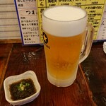 Shintenmachi Minami - 大ジョッキ(黒ラベル)とお通し(もずく酢)