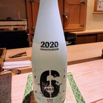 寿し道 桜田 - 冷酒は秋田県の新政NO6-Ktype、白麹を使って醸した「亜麻猫」や「雨蛙」と同じ白麹を使った酒だがほぼ全て白麹を使った実験酒で「酸味の核弾頭」