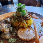 Supaisukare bomaile - 鶏の時雨咖喱 魚介と親鶏の出汁カレーのあいがけ