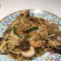 中国料理 代沢 金威 - 金威ランチセット２２００円。焼きそば選択+２２０円。具材も豪華で、食べ応えがあります。貝類豊富で、コクが凄くあり、とーっても美味しかったです（╹◡╹）（╹◡╹）
