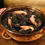 オステリア エ バール ジェノ - イカ墨のパエジャ