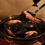 オステリア エ バール ジェノ - イカ墨のパエジャ