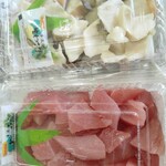 まんな鮮魚店 - 夜光貝　500円＆マグロ　300円