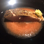 蒼 - レモングラスを使って燻された縞鯵はかなりレアな仕上げ(^^)そしてこの長谷部大将セレクトのトマトを使った素晴らしい酸味と旨味のキレのあるスープがこの縞鯵を素晴らしく彩って…素敵でした♫