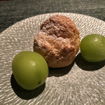 蒼 - 〆のシュークリームもお楽しみのひとつ♫この日は新幹線で楽しみました(^O^)／シャインマスカットは特に原種に近い自然な甘さのモノ(^^)程良い酸味が逆に心地良かったです♪