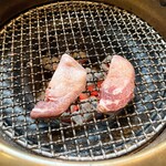 新羅 - 上塩タン焼く