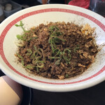 らあめん 広 - 特に、胡椒と辣油の辛さと山椒（花山椒）の香りがまず鼻をつく、麺を口にすると、胡椒辛さと山椒の痺れを前面に味わえる。
            後から辣油辛さがガツンと来る。
            舌が痛くなる。
            糸引く辛さだが、中毒になる…