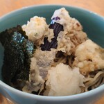 まん作 - ぶっかけ野菜天そば 右側面