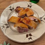 鳥つね自然洞 - 比内地鶏のももの塩焼き