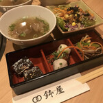 Koshitsu Yakiniku Hachiya - 前菜盛り合わせはかなり豪華！