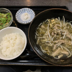 中国四川麺飯店 一燈 - 麺定食(豚肉と高菜とモヤシのあんかけラーメン)❗️