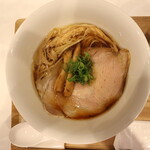 IKR51 - 芳醇地鶏醤油らぁ麺(880円、真上から)