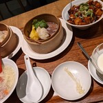 Taiwantenshimbouariokurashikiten - 点心セット!杏仁豆腐の左の皿は、生姜でした(笑)