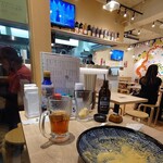 Machikado Sakaba Santarou - テラス席からの店内