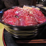 あさの実 - ボストン産200Kgの本鮪。
      
      赤味（解凍）の切り身が10切れ以上のってて。
      
      漬けも、味が濃過ぎずいい具合に。
      
      
      