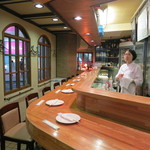 IZAKAYA VIN - １階のカウンター席