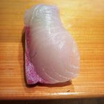 高玉 - カンパチ・・綺麗な切り身ですが、このお値段でカンパチや蛸が出されると少しガッカリしてしまうのです＞＜ 