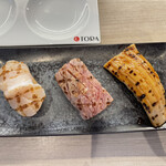 九州寿司 寿司虎 Aburi Sushi TORA - 炙り特選３貫　ほたて、中トロ、穴子　800円
