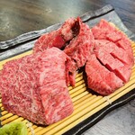 TOKYO焼肉ごぉ はなれ - 究極厚切り3点盛り