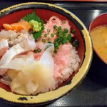 タカマル鮮魚店 - 海鮮丼