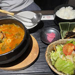 飛騨牛焼肉・韓国料理 丸明 - ランチ　赤テールスープ　￥1,180－