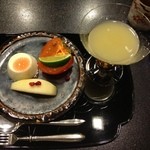 桜田 - ⑪デザート（りんごジュース・洋梨・ミルクプリン紅玉ソース・江戸柿）