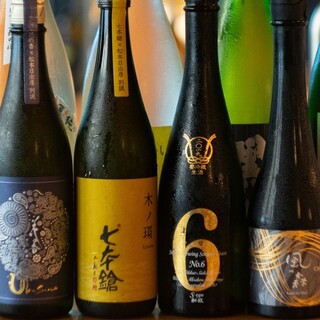 厳選の日本酒とナチュールワイン