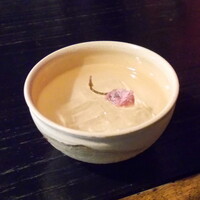 平野屋 - 冷たい桜茶