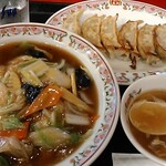 餃子の王将 - 中華丼+餃子