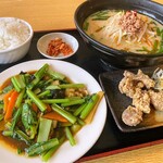 taiwanryourikuuronjou - ランチ 小松菜と豚肉炒め＋台湾豚骨ラーメン 760円