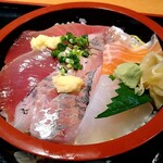 海鮮 縁食堂 - 日替り定食の四種丼　750円