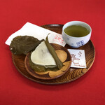 158602448 - 煎茶付き桜餅（店内お召し上がり350円）
