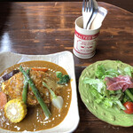 Kafe En Raku - オムカレー  サラダ付き