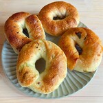 sino.a Bagel TOYAMA - 有機くるみ、トマトとバジル、自家栽培枝豆、黒ごま