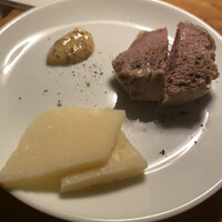 カルネジーオ イースト - 