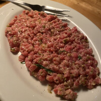 カルネジーオ イースト - 