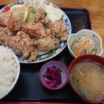 丸仙会館 - 唐揚げ定食