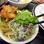 四川厨房 随苑 - 牛肉の黒胡椒定食750円（ランチは、鶏唐揚げ４個、炒飯ほかは食べ放題）